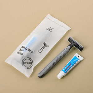Ensemble d'hygiène personnalisé pour chambre d'hôtes avec pochette en plastique souple CPE, ensemble d'accessoires d'hôtel jetables bon marché - Product Image 4