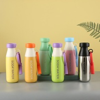 Bouteilles d'eau portables en acier inoxydable sans BPA de 520 ml à large ouverture pour enfants, réutilisables avec couvercle à bec verseur et paille, et corde en silicone