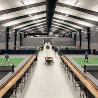 Salle de pickleball intérieure avec structure en acier, résistance au vent de 160 km/h, certifiée AISC, galvanisée, antirouille, fabriquée en usine