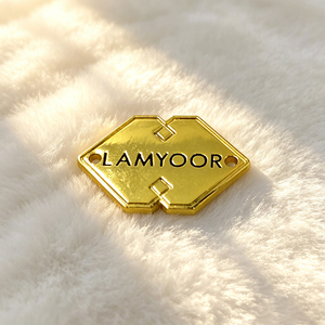 Étiquette métallique personnalisée pour vêtements, logo gravé, étiquette métallique plaquée à coudre pour accessoires de maillots de bain - Product Image 1