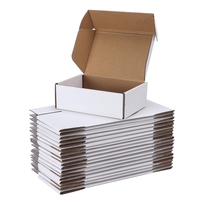 Carton d'expédition au design de luxe avec logo personnalisé, enveloppe en noir et blanc, boîtes de papier ondulé
