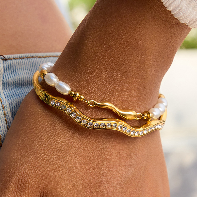 Heart Shape Zinc Alloy Bracelet With