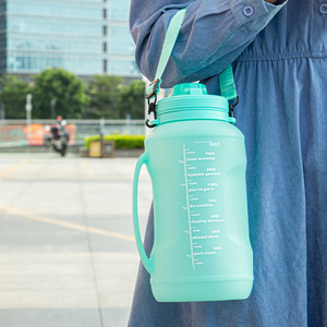 Bouteilles d'eau pliables en silicone réutilisables, écologiques, grande capacité (2L), avec logo personnalisé - Product Image 5