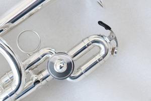 Trompette Piccolo de style japonais <span class=keywords><strong>Bb</strong></span>/A Tone Cupronickel Slides Rotary Valve & 2 Lead Pipes-Placage Argent Fabriqué à partir de laiton durable - Product Image 4