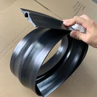 Goulotte de protection de câbles en PVC souple pour gestion des fils au sol