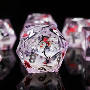LuxeRoll – Ensemble de 7 dés en résine liquide « Rêve de fleur de prunier » – Dés polyédriques pour D&D avec motif fleur de prunier pour jeux de rôle (RPG) et Dungeons & Dragons - Product Image 2