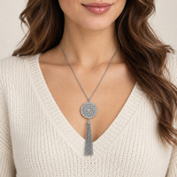 Ensemble de 5 colliers longs à pendentifs, design géométrique feuille et pompon, couleur argent et noir, bijoux de mode pour femmes, vente en gros