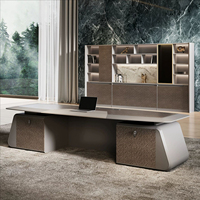 Bureau de direction luxueux en bois grainé brillant avec double armoire et fonction de réglage en hauteur