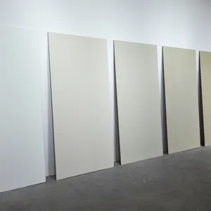Matte rutschfeste Porzellanbodenfliese 750 × 1500 Zement glasierte weiße Badezimmer-Wandfliesen