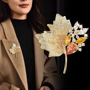 Maple Leaf Brooch Rhinestone Gradient Zinc Alloy Party Jewelry Accessory Corsage Fashion Brooches - Product Image 1