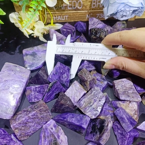 Charoita Púrpura Natural Tallada al por Mayor, Cristal de Alta Calidad, Forma Libre para Decoración del Hogar - Product Image 1