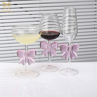Verre à nœud rose avec poignée en verre Verres à champagne Ensemble de verres à vin Coquette faits à la main pour mariages fêtes cadeaux