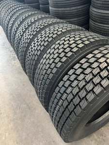 Pneu TBR à capture de carbone 295/75R22.5 avec bande de roulement à base de bio-matériaux, absorbant activement le CO2 pendant l'usure - Product Image 4