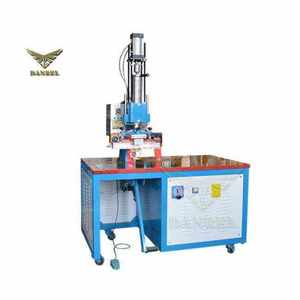 Precio barato de la máquina de grabado de alta frecuencia tipo Pedal 5KW máquina de soldadura de PVC para logotipo de etiqueta de cuero - Product Image 5