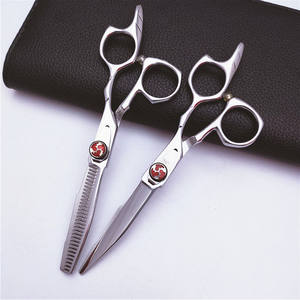 กรรไกรตัดผม Gt Red High Screw ขนาด 62 มม. กรรไกรซอยผมตรง สำหรับใช้ในงานเสริมสวย สำหรับคนถนัดขวา ผลิตจากสแตนเลส 440C - Product Image 1