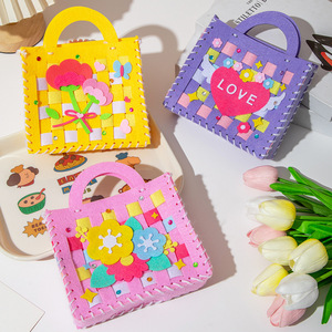 Kit de Costura Artesanal para Niñas de Preescolar de 3 a 8 Años, Bolsa de Fieltro para Manualidades DIY para Padres e Hijos - Product Image 1