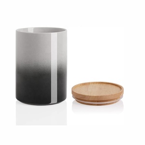 Wholesale Custom Ceramic Food Kitchen Containers Ceramic Storage Jars with bamboo lid