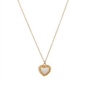 Collares con Dijes Modernos 2026, Joyería Minimalista Hipoalergénica, Acero Inoxidable 316L, Chapado en Oro PVD de 18k, Collar con Diseño de Concha para Mujer - Product Image 5