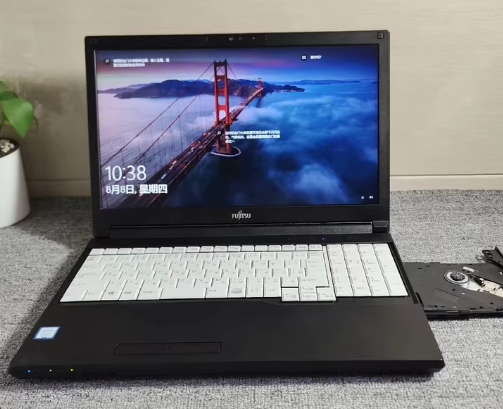 Refurbished Fujitsu A576 Laptop - 6th Gen Intel Core I5 8GB RAM