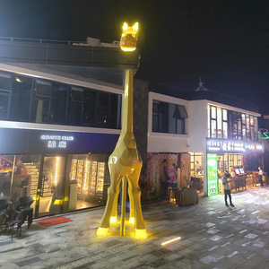 Escultura de Jirafa de Fibra de Vidrio, Decoración de Iluminación para Exteriores, Instalación Artística para Parques Comerciales - Product Image 1
