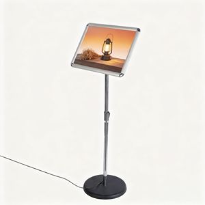 Boîte à lumière LED assemblée <span class=keywords><strong>sur</strong></span> support avec <span class=keywords><strong>poteau</strong></span> métallique et base stable pour événements et commerce de détail - Product Image 1