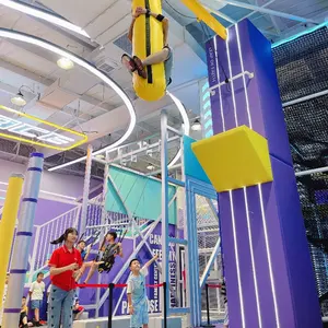 Overdekte Speeltuin Trampoline Park Attracties Avonturengames Sprong Van Geloof Springtoren