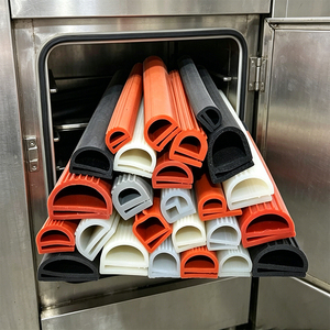 Guarnizione in Schiuma di Silicone Estruso a Forma di E, <span class=keywords><strong>O</strong></span>, <span class=keywords><strong>U</strong></span>, <span class=keywords><strong>D</strong></span> di Grado Commerciale, Resistente all'Invecchiamento e alle Crepe per Porte di Forni - Product Image 1