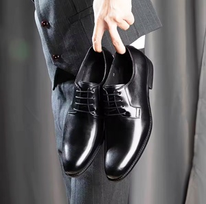 Chaussures habillées en cuir imperméables et antidérapantes à bout fermé pour hommes, légères et intemporelles, idéales pour le bureau et la carrière (vente en gros) - Product Image 3