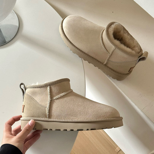 Bottes de neige classiques WINTER MINI <span class=keywords><strong>UUG</strong></span> en cuir naturel et laine de mouton, chaudes et confortables pour l'hiver - Product Image 2