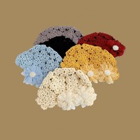 Topi rajutan wanita bergaya bohemian, berlubang, buatan tangan, kasual, dengan hiasan bunga renda mutiara