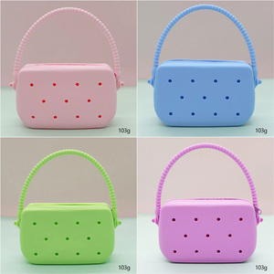 Mini sac à main en silicone <span class=keywords><strong>original</strong></span>, <span class=keywords><strong>cadeau</strong></span> d'anniversaire pour enfants, sacs à trous adaptés aux breloques de sabots, porte-monnaie en silicone pour enfants, porte-clés, sacs à monnaie - Product Image 2