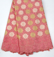 Chine vente en gros personnalisé récolte suisse Voile bordure dentelle rose rouge bébé coton tissu broderie pour bébé vêtements