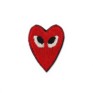 Personnalisable Soie Brodé Badge Coeur Conception Tissu Feutre Coudre Type Sacs Vêtements Avec Émail Technics Drapeau Personnalisé - Product Image 1