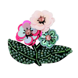 Gros fait à la main perlé patch vert diamant abeille fleur coudre sur tissu <span class=keywords><strong>strass</strong></span> applique <span class=keywords><strong>paillettes</strong></span> patchs personnalisés <span class=keywords><strong>pour</strong></span> <span class=keywords><strong>vêtements</strong></span> - Product Image 4