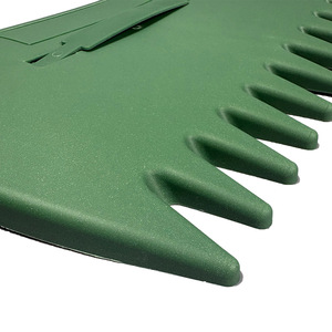 Leaf Rake Plastic Green 34X25X1.7Cm For Garden Landscaping Tools - Product Image 2