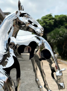 Escultura de Caballo Hueca de Acero Inoxidable Pulido a Espejo de Lujo, Arte Ecuestre Cortado con Láser (Calado) para Hoteles, Resorts y Plazas de Lujo - Product Image 3