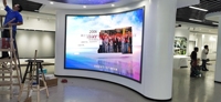 Écrans d'affichage vidéo LED flexibles incurvés pour montage mural intérieur P3 P4 avec animation pour centre commercial et magasin de détail