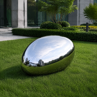 Tables, sièges, sculptures en acier inoxydable et pierre miroir pour jardins, parcs, places, boutiques, centres commerciaux, hôtels, décoration artistique en métal