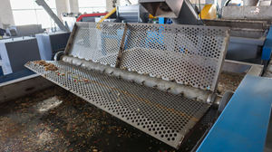 <span class=keywords><strong>PET</strong></span> 병 재활용 세척 라인, <span class=keywords><strong>PET</strong></span> 병을 분쇄하여 스크랩을 청소하여 <span class=keywords><strong>PET</strong></span> 칩 또는 필라멘트 원사를 만듭니다 - Product Image 2