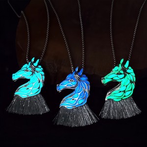 Collier en alliage de zinc style européen et américain, motif <span class=keywords><strong>cheval</strong></span> lumineux, pendentif zodiaque <span class=keywords><strong>cheval</strong></span> lumineux, chaîne à maillons, pour homme et femme - Product Image 1