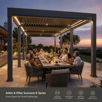 Pergola moderne en aluminium blanc thermolaqué avec stores motorisés intégrés, imperméable, résistant à la neige et au vent