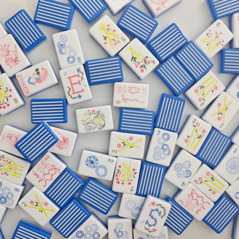 Tuiles de mah-jong à rayures bleues