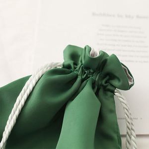 Sacs à bijoux en satin réutilisables personnalisés avec cordon de serrage, petits sacs en satin avec logo - Product Image 4
