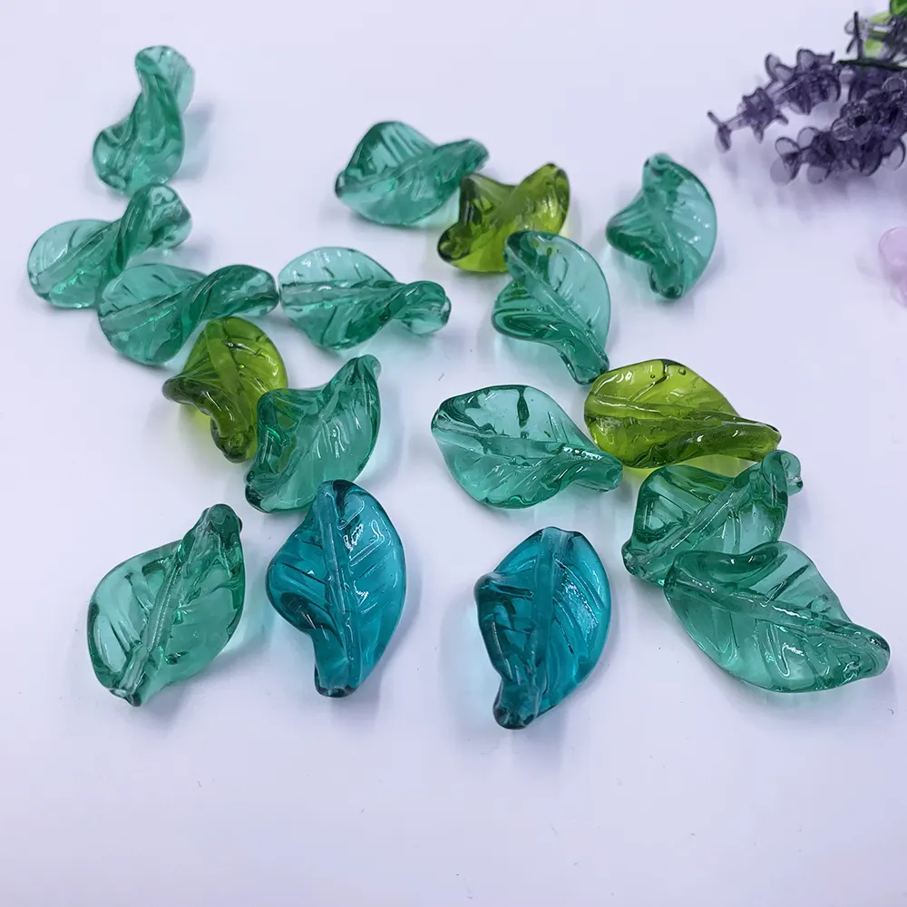 Perle di vetro fai da te colori misti verde blu 19*29mm Murano Lampwork perle di foglia di vetro per ciondolo gioielli