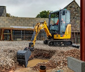 Excavadora Mini LiuGong de 1.8 Toneladas, Modelo 9018F, con Motor de 18 HP, Nueva, Marca Airman, Tipo Oruga, 1 Año de Garantía - Product Image 2