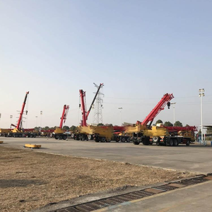 Grue de chantier super lourde STC1800 de 180 tonnes - Flèche télescopique avec puissance de levage supérieure - Product Image 2