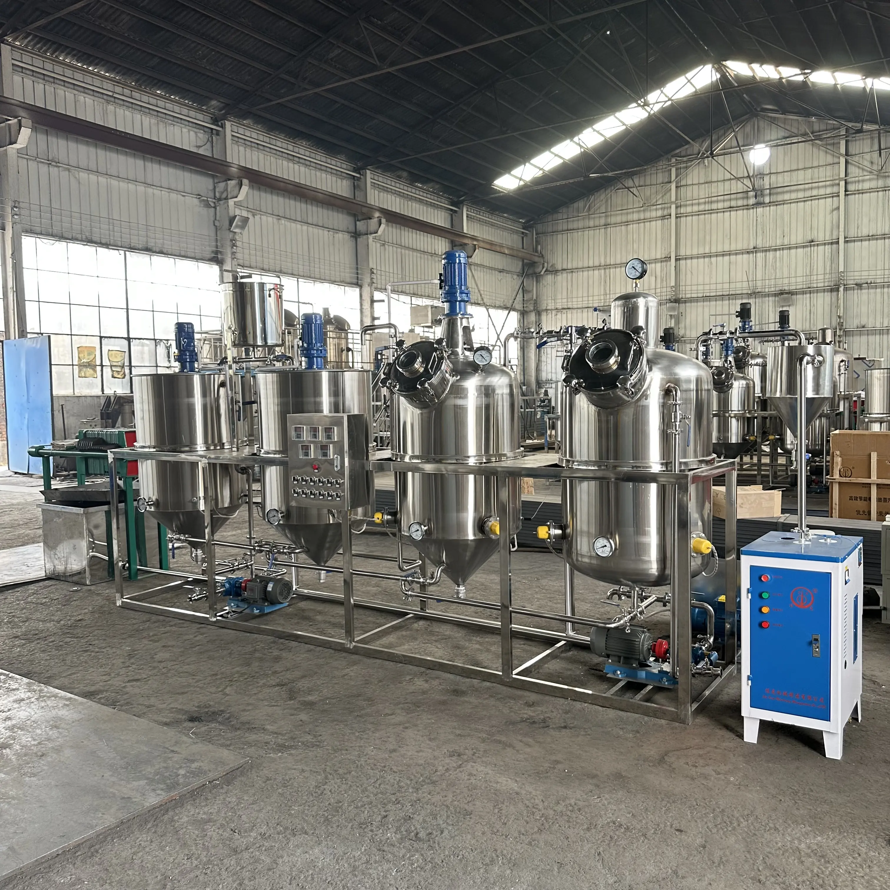 2000kg/d yenilebilir yağ rafineri tesisi küçük ölçekli ham petrol rafineri ekipmanları shea yağı avokado palm yağ arıtma makinesi