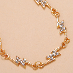 Colliers ras du cou tendance en forme de flèche avec zircone cubique pour femme, bijoux de fête en alliage de zinc sertis à griffes 2025 - Product Image 4