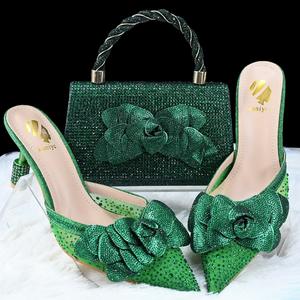 Kombo Tas Sepatu Elegan - Sandal Pengantin Hak <span class=keywords><strong>3</strong></span>,<span class=keywords><strong>3</strong></span> inci dengan Tas Tangan Clutch Berkilauan yang Serasi dengan Sepatu Platform - Product Image 5