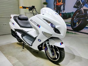 Motociclette Usate T3 Cruiser con Altoparlante Bluetooth, Popolari Moto da Turismo Usate con Schermo LCD e Alimentazione a Benzina - Product Image 5